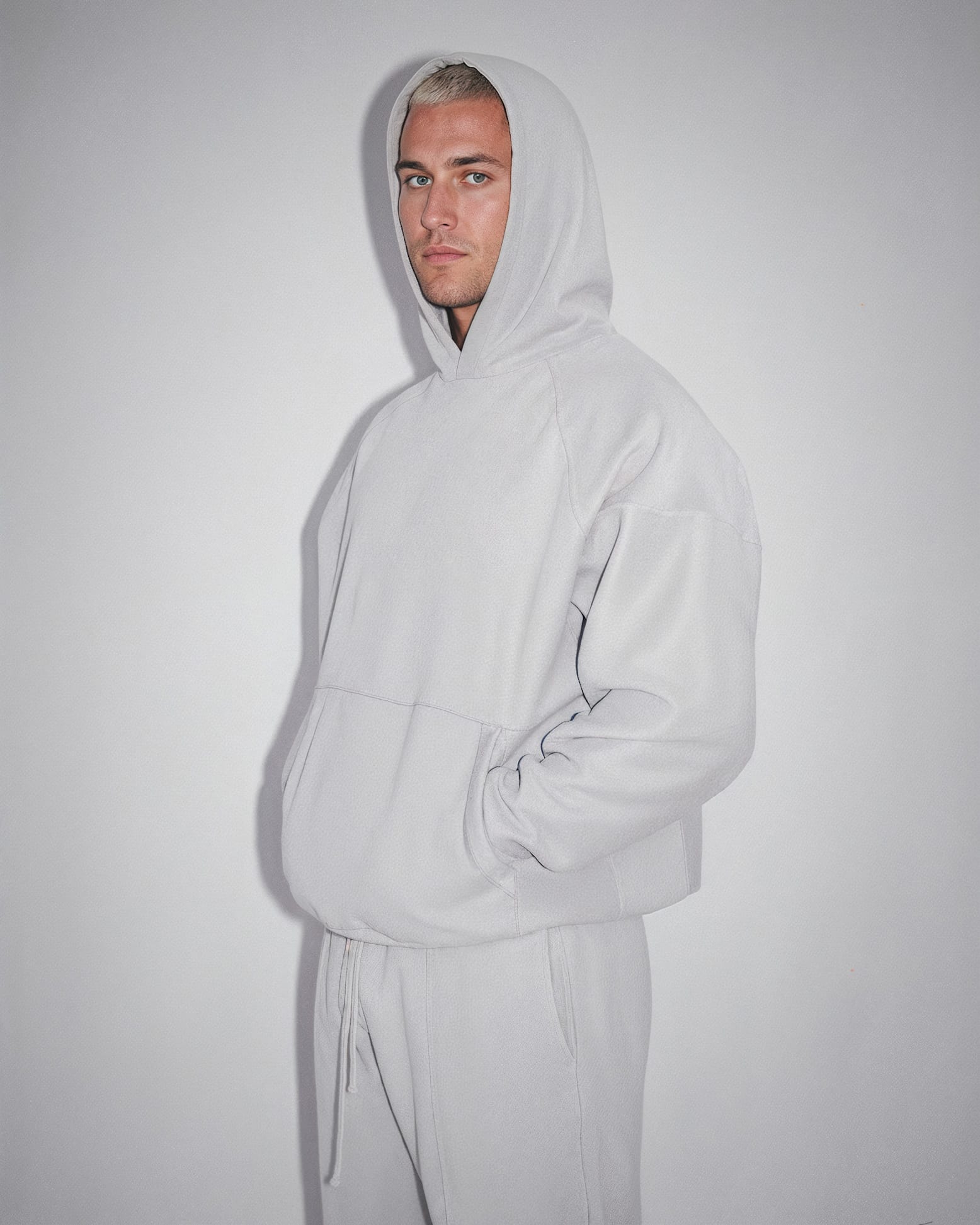 BAFIOTE-ECOMMERCE-HOODIE-STREETWEAR-LATERAL