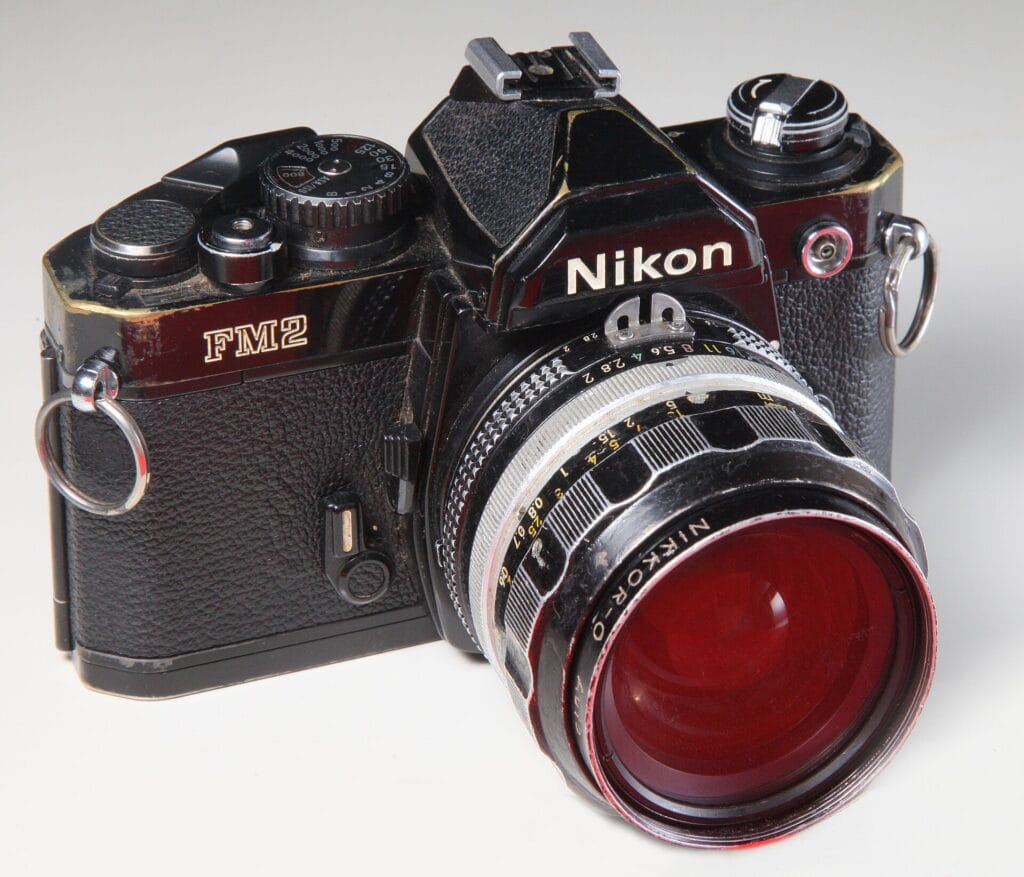 Nikon FM2n con sus diales mecánicos