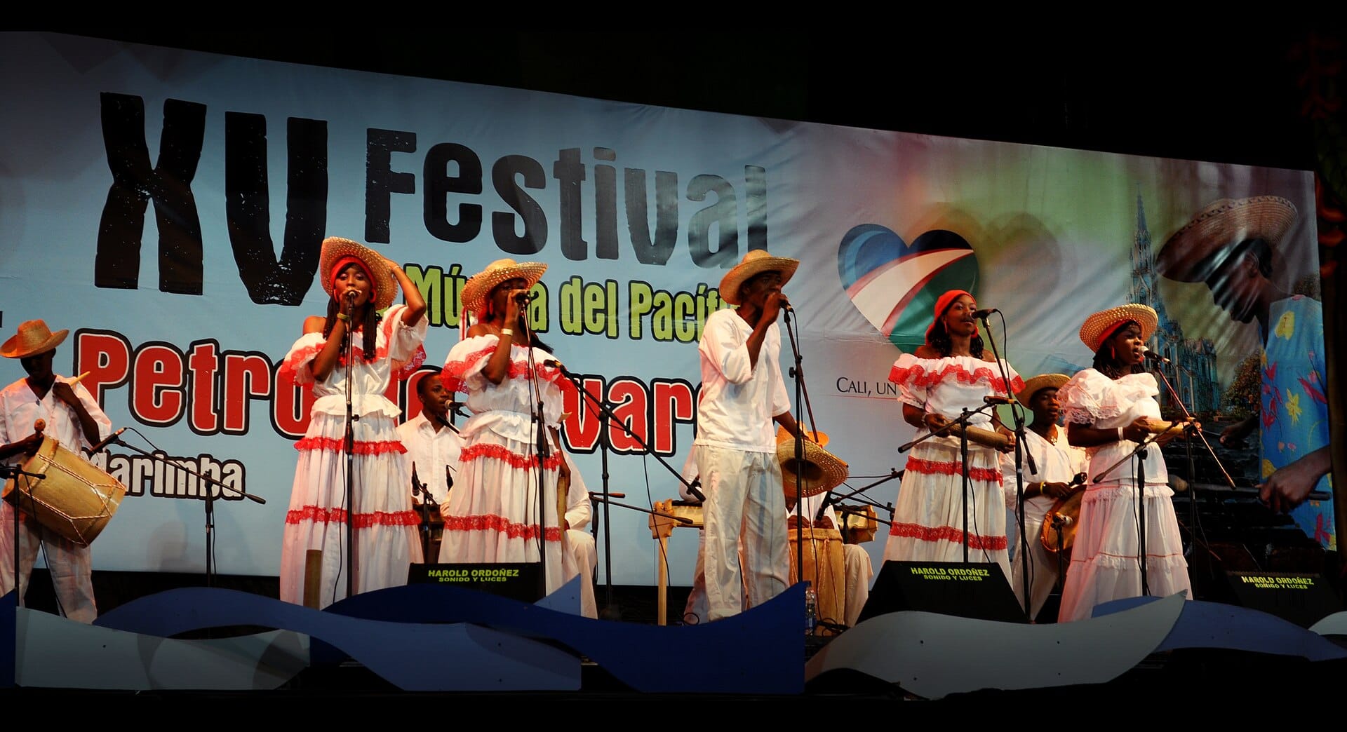 Cantadoras con guasá en el Festival Petronio Álvarez